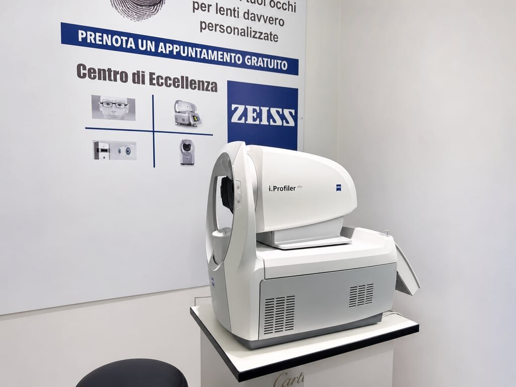 Lo strumento ZEISS i.Profiler plus, bianco, per la misurazione su misura